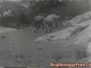 Antīks ārā doors pieaugušais video no 1915!