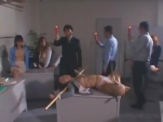 Jap kirli clip gul temmi berilen with fantastic wax dripped on her body