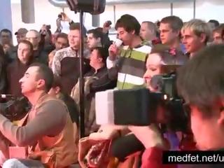 Публічний удар робота урок на етап